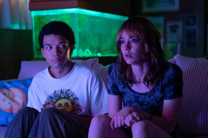 ‘I Saw The TV Glow’ Review: A Horrifying Identity Crisis