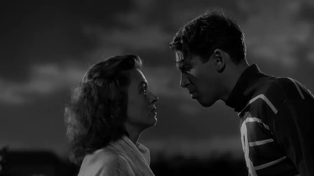 ‘It’s a Wonderful Life’ Review: The Christmas Film That Inspires Us to Live