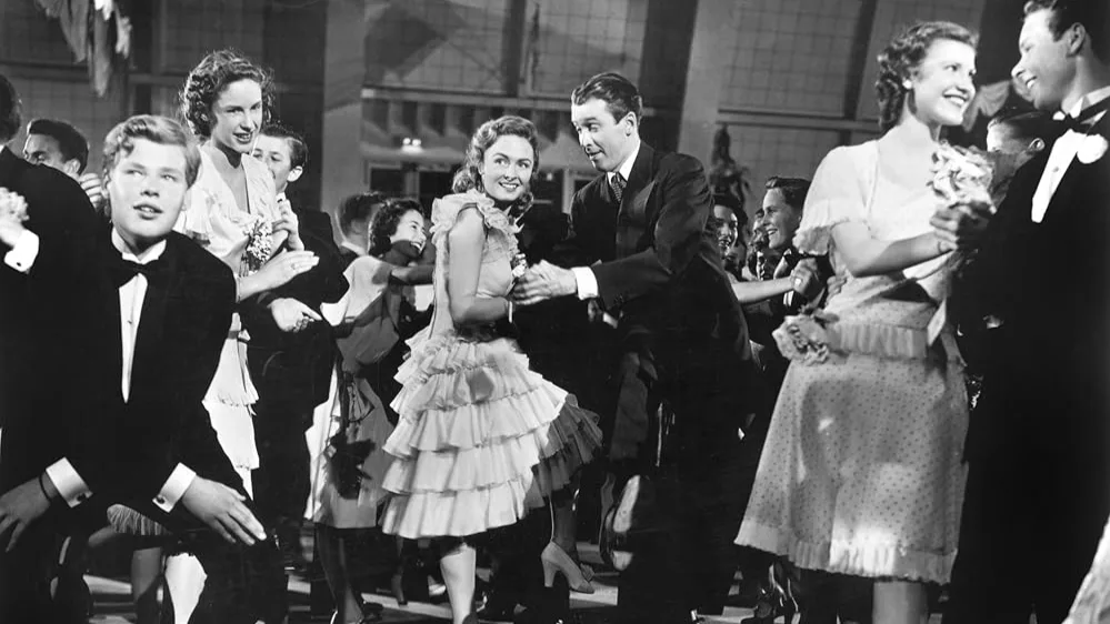‘It’s a Wonderful Life’ Review: The Christmas Film That Inspires Us to Live