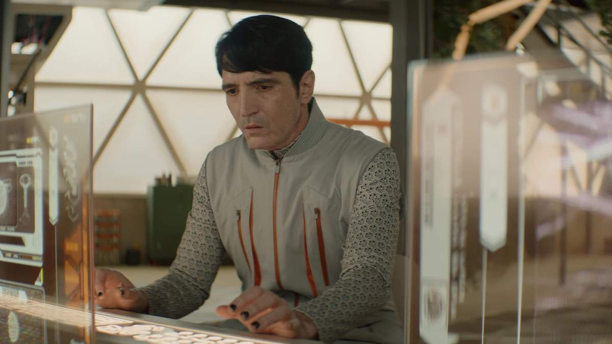 ‘Murderbot’ Review: Sci-Fi Comedy That Feels Entirely Robotic