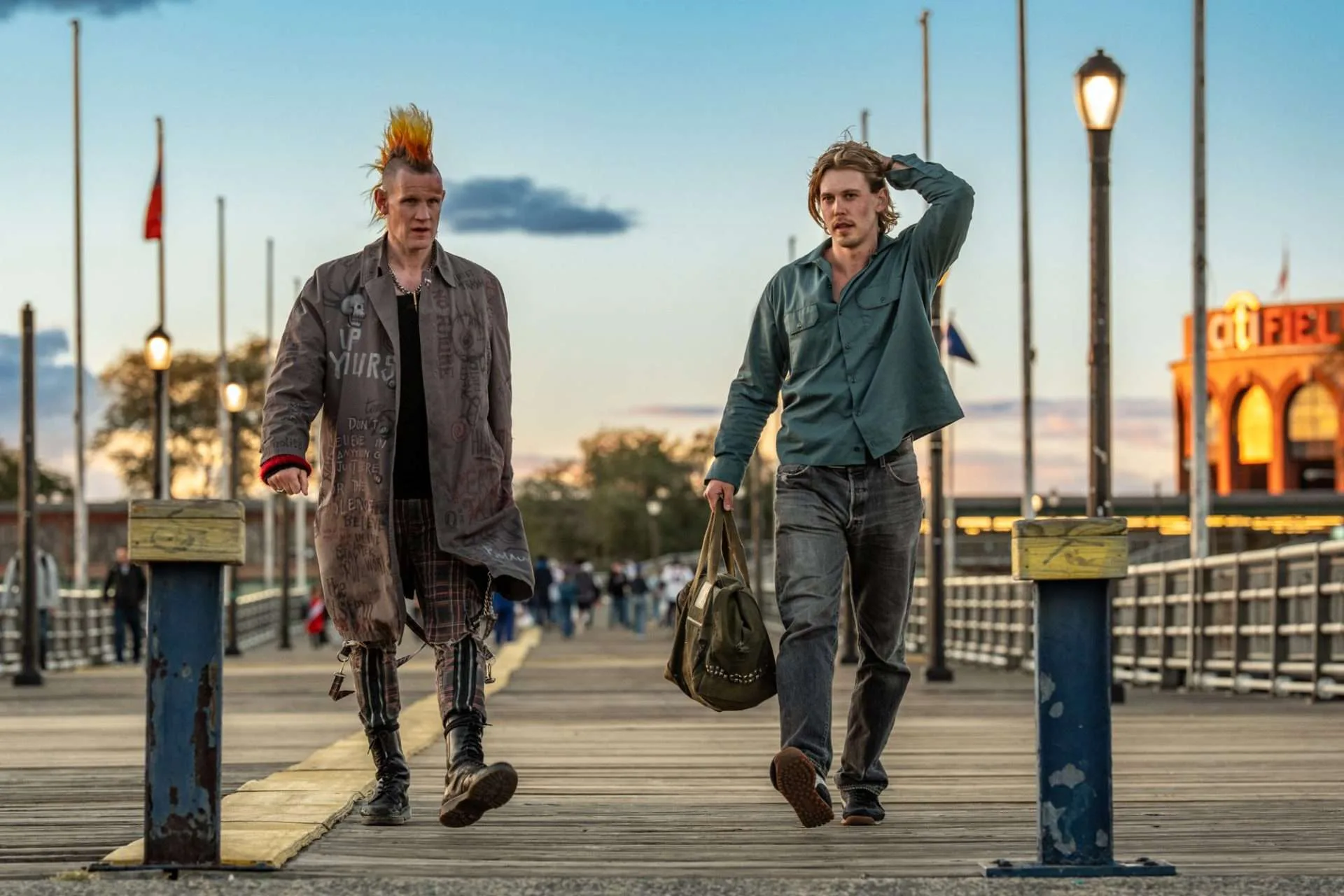 'Caught Stealing' Review: Austin Butler Takes NYC In '90s Crime Comedy Thriller
