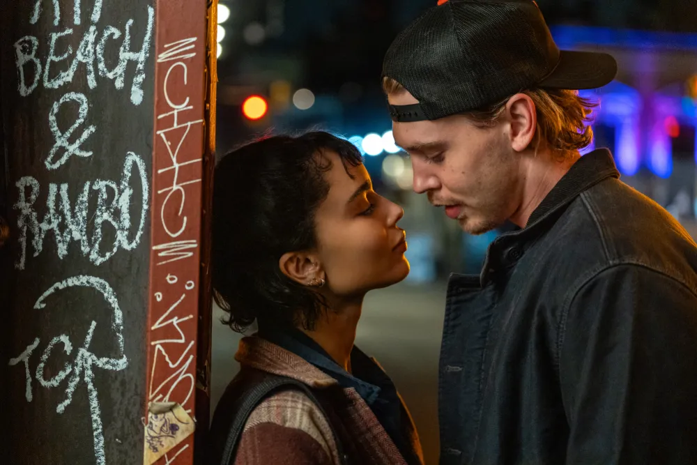 'Caught Stealing' Review: Austin Butler Takes NYC In '90s Crime Comedy Thriller