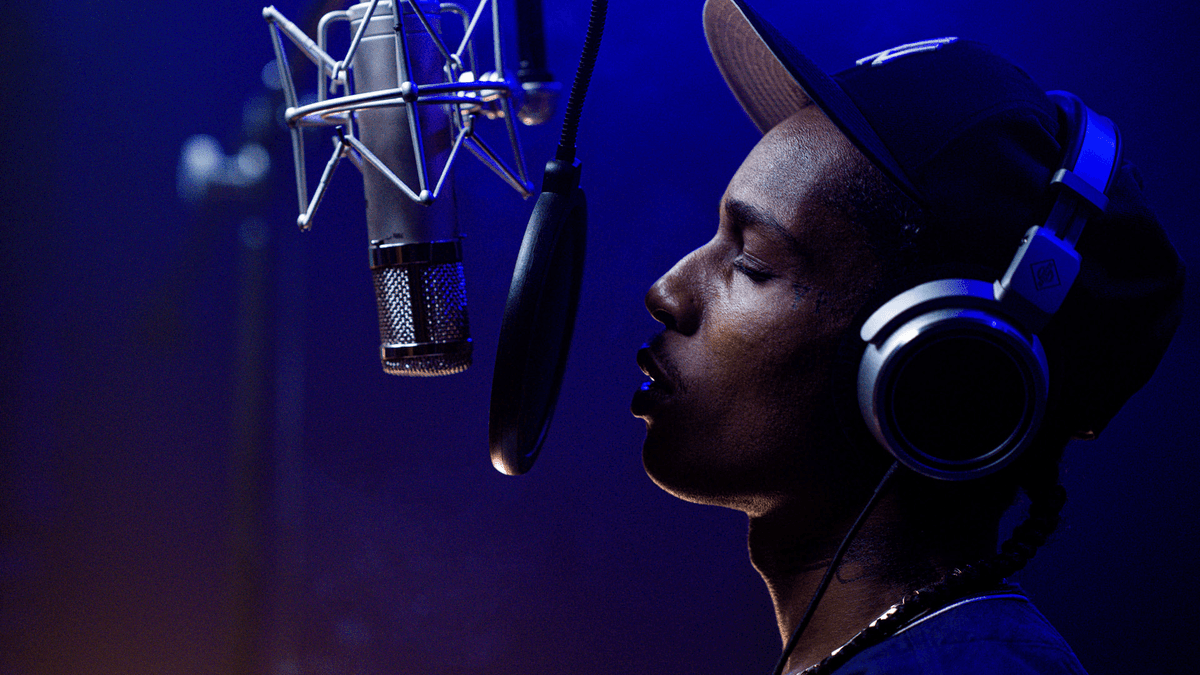 ‘Highest 2 Lowest’ Review: Musically Out Of Sync