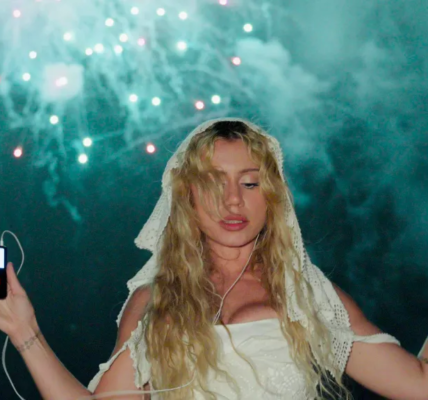 Rising Pop Girls of 2026: Predictions For The Next Big Artist 